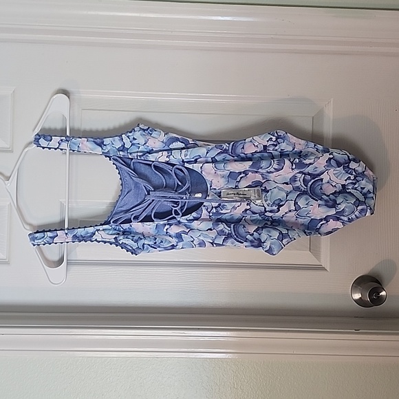 NWOT Reversible Tommy Bahama Swimsuit - Picture 8 of 8